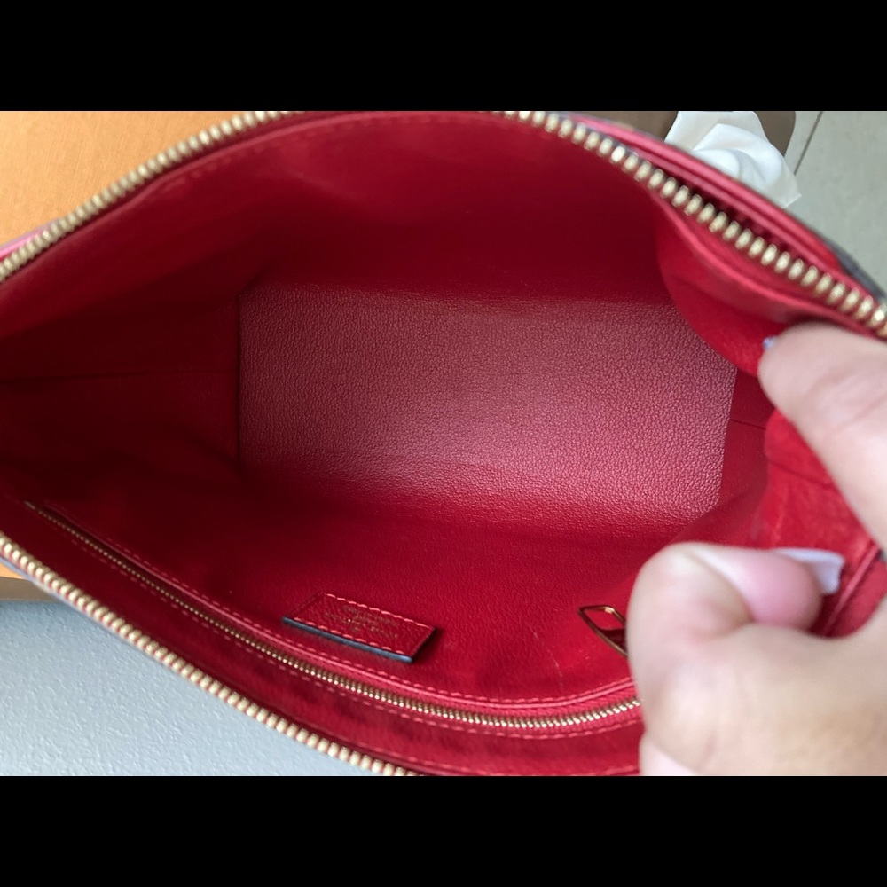 SOLD LV Pallas Beauty Case - Picture 9 of 9